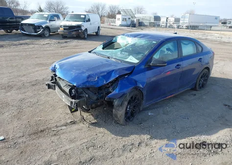 2021 Kia Forte Gt-Line z USA, uszkodzony, nr VIN 3KPF34AD1ME353161